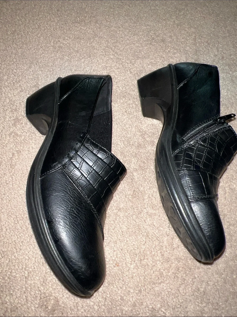 easy street Black Crocodile Pattern Slip-On Clog loafers size 9.5